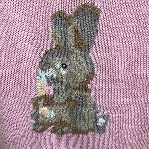 VINTAGE CURRANTS KNITTED SLEEVELESS PINK SWEATER
WITH EMBROIDERED BUNNY RABBIT - Picture 2 of 4